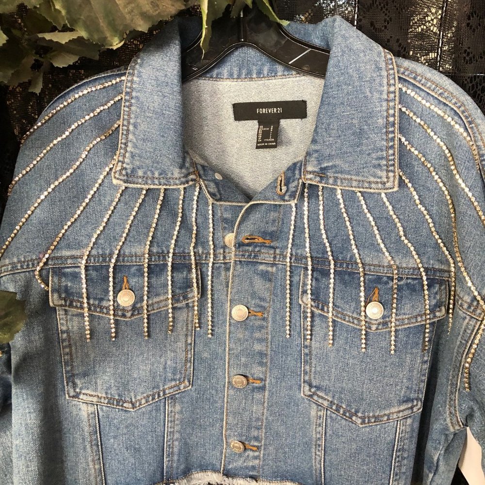 Forever 21 size XL to 2xl cropped with rhinestone dangles